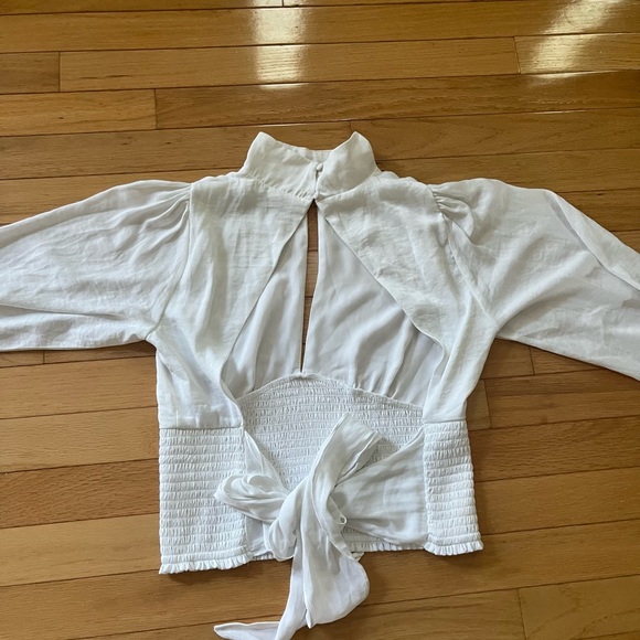 Glassons White Turtleneck Blouse with Front Cutout (size US 6) - Picture 2 of 3